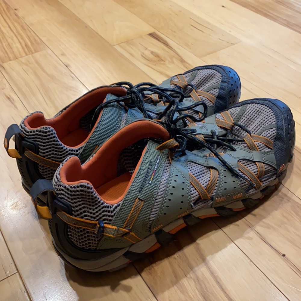 Men’s Merrill Shoes - size 13 - like new.